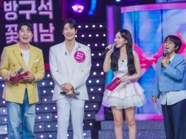 TV CHOSUN [미스트롯 포유] 정승준, 김우빈→정용화 닮은꼴 비주얼에 술렁! 안성훈 '얄미울 정도로 잘생겨' 기사 이미지