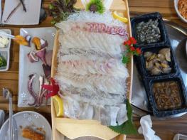 월악 선착장에 위치한 해물 맛집, 아름다운 뷰와 함께 즐기는 "씽씽해물천국" 기사 이미지